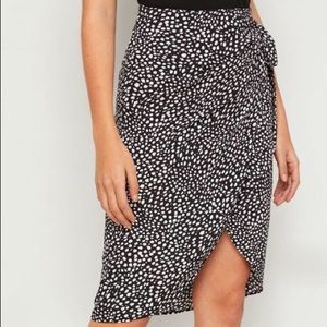 Satin high waist side tie skirt